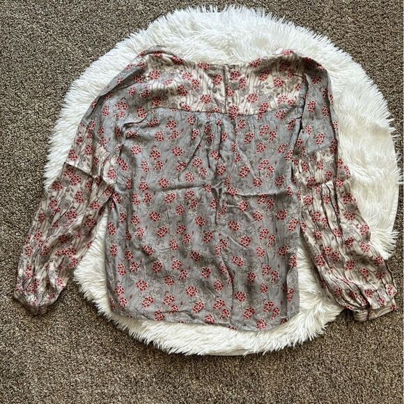 Lucky Brand Top Button Front Floral Gray Red Lightweight Womens Size Small - Picture 2 of 7